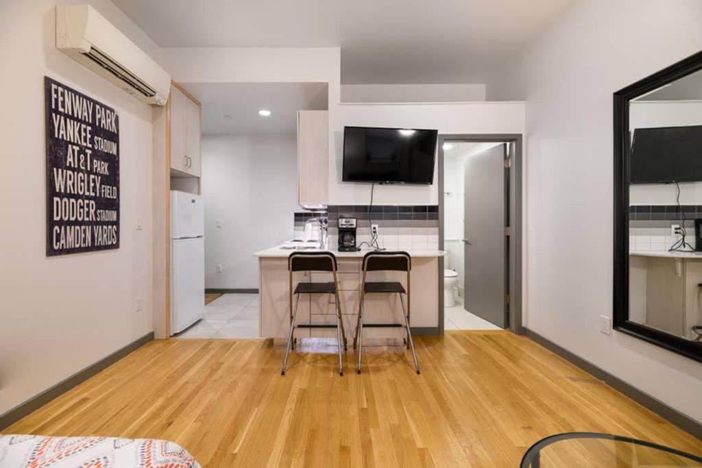 Modern Studio In City Center, Near Boston Common Экстерьер фото